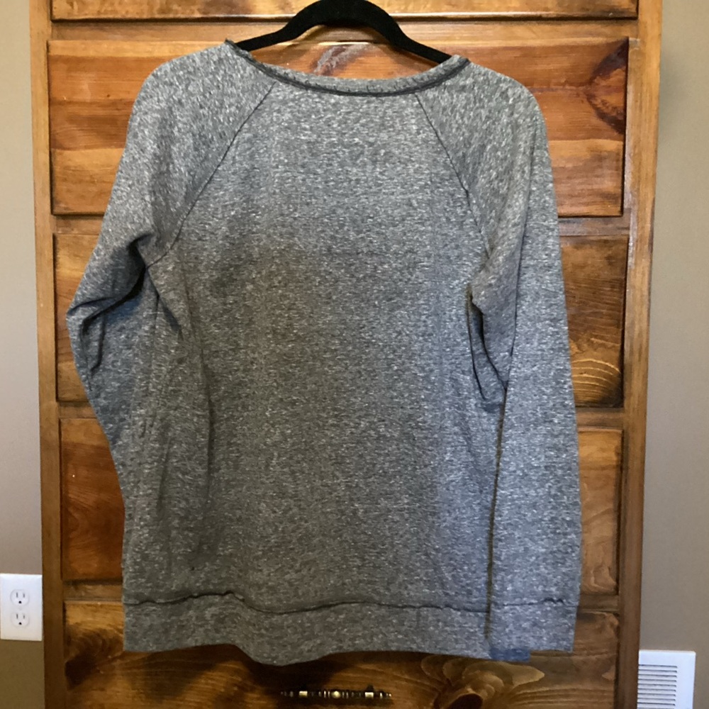 Gray top - Picture 4 of 4
